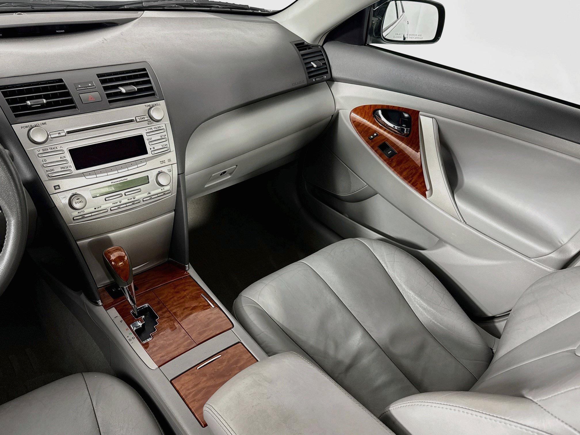 Used 2011 Toyota Camry XLE w/ XLE Extra-Value Pkg #2 FWD image 22