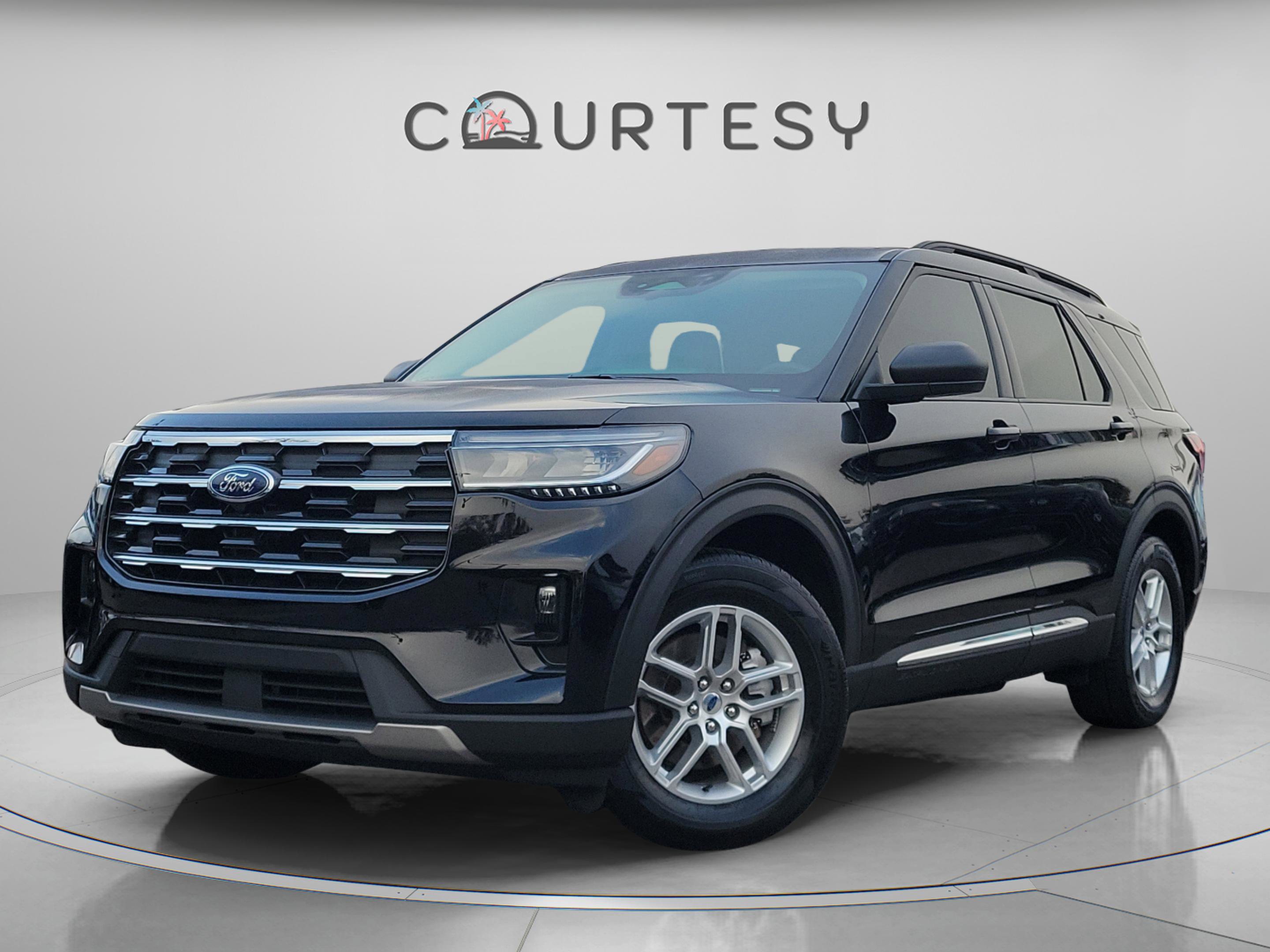 Used 2025 Ford Explorer Active w/ Active Comfort Package image 1