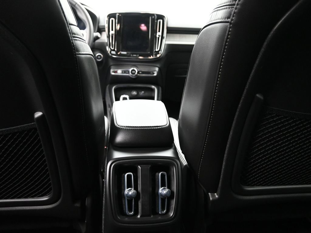 Used 2023 Volvo XC40 B5 Ultimate w/ Protection Package Premier image 18