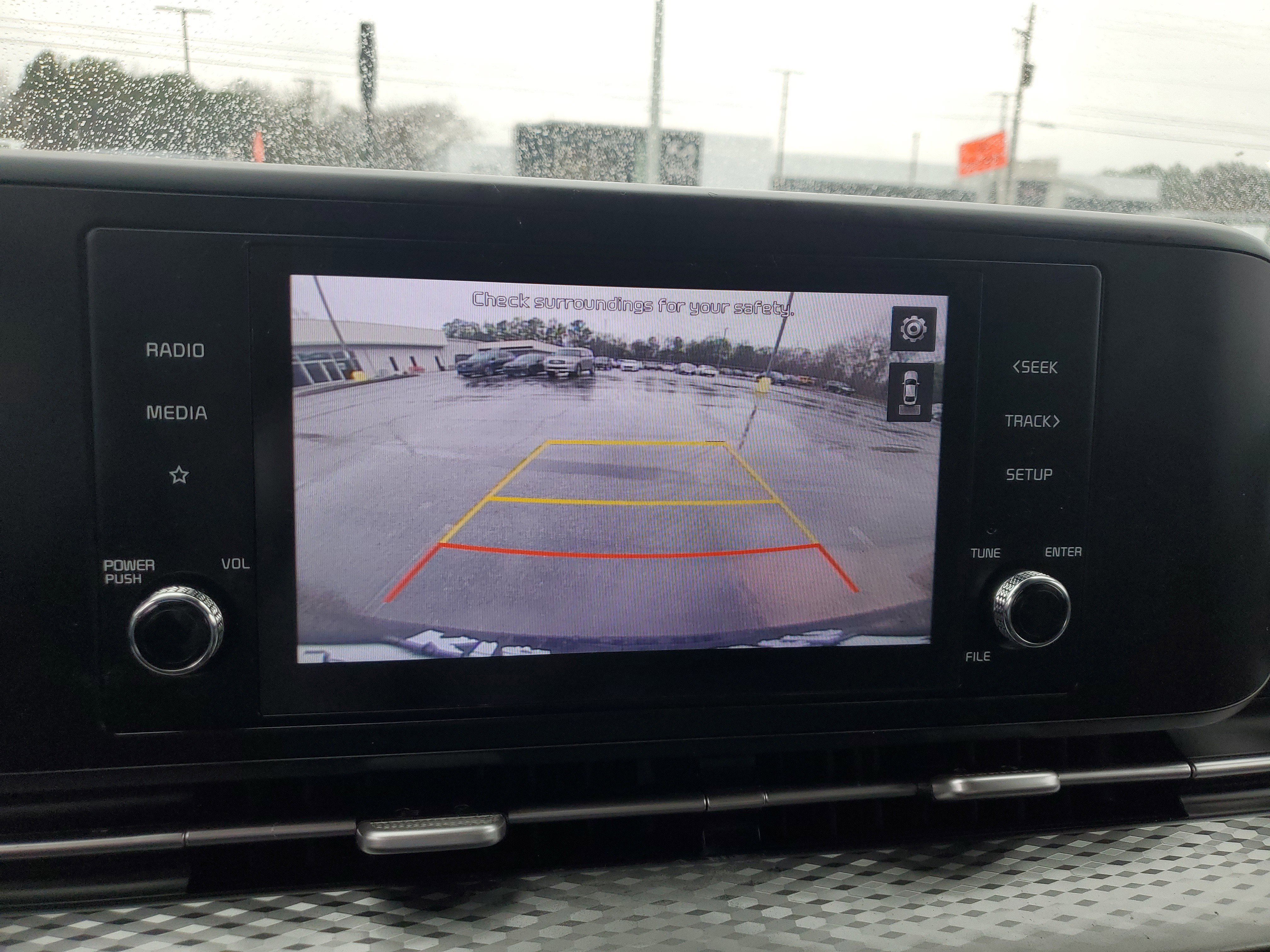 Used 2022 Kia Carnival LX image 23