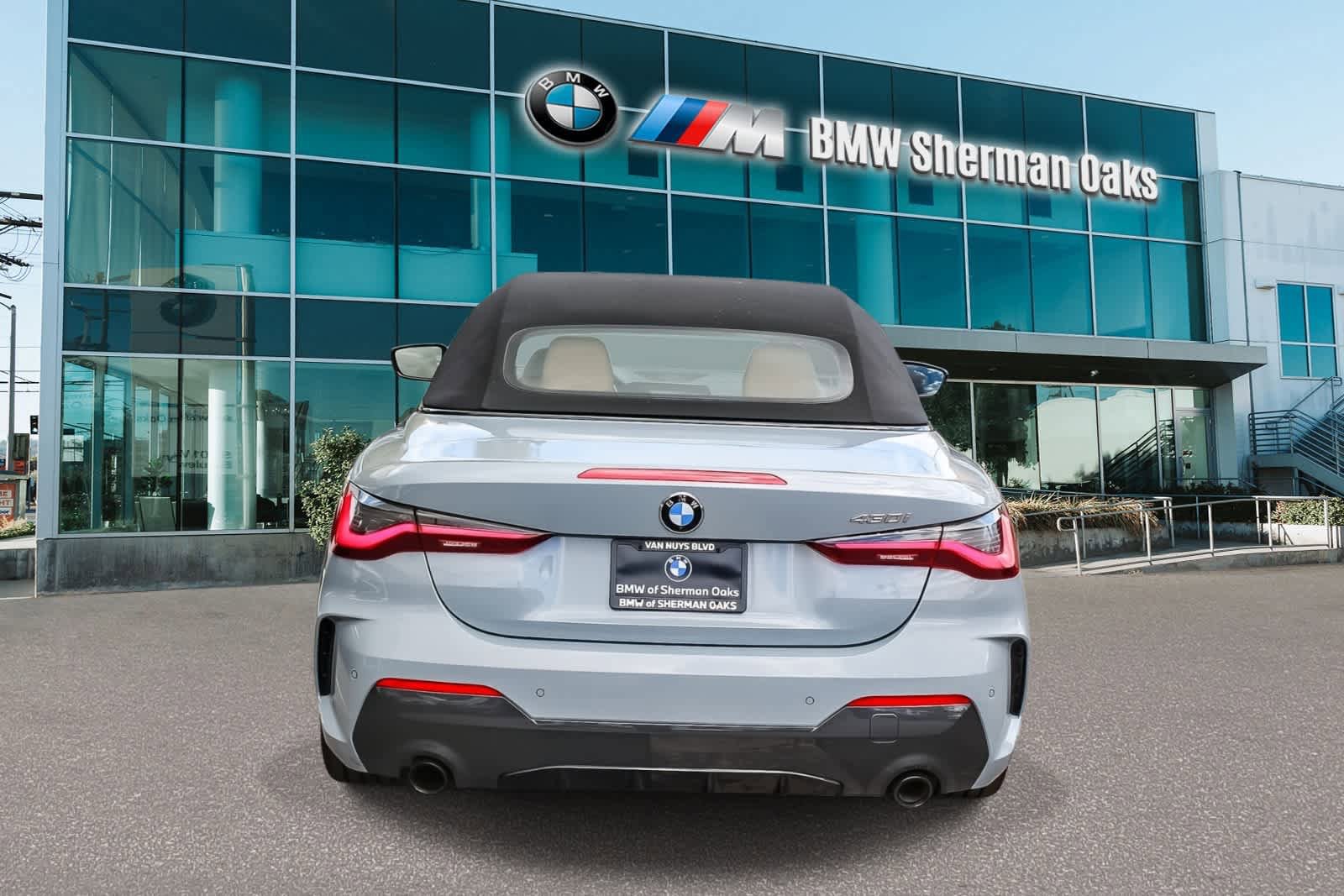 Certified 2023 BMW 430i Convertible w/ M Sport Package RWD image 5