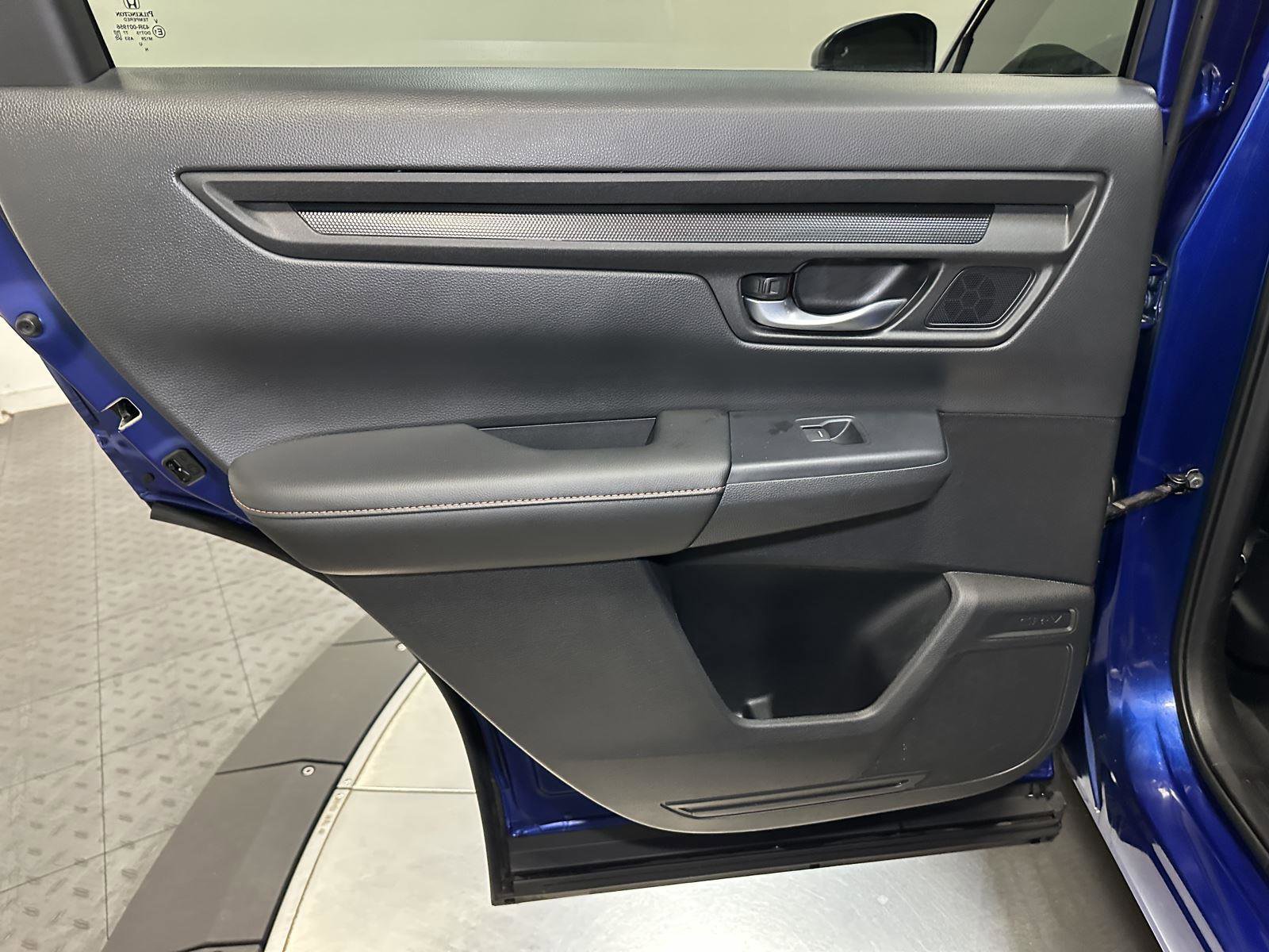 Certified 2025 Honda CR-V Sport-L image 30