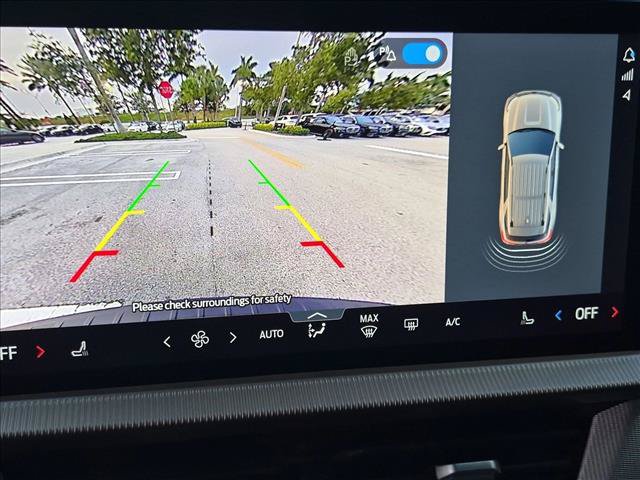 Used 2025 Ford Explorer Active RWD image 14