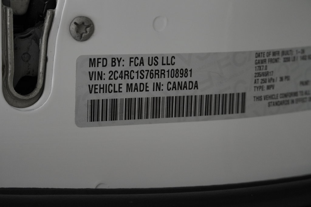 Used 2024 Chrysler Pacifica Limited FWD image 46