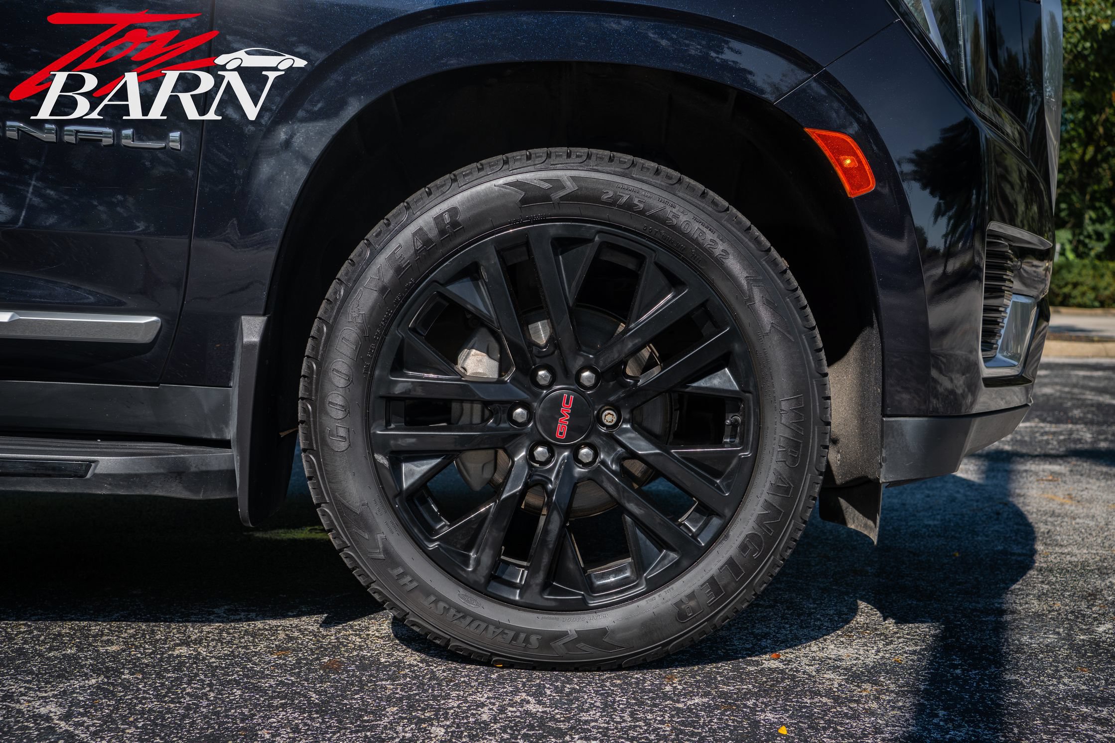 Used 2021 GMC Yukon Denali AWD/4WD image 15