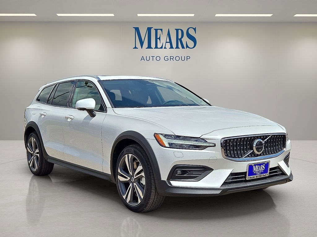 New 2026 Volvo V60 B5 Cross Country Plus w/ Protection Package Premier image 7
