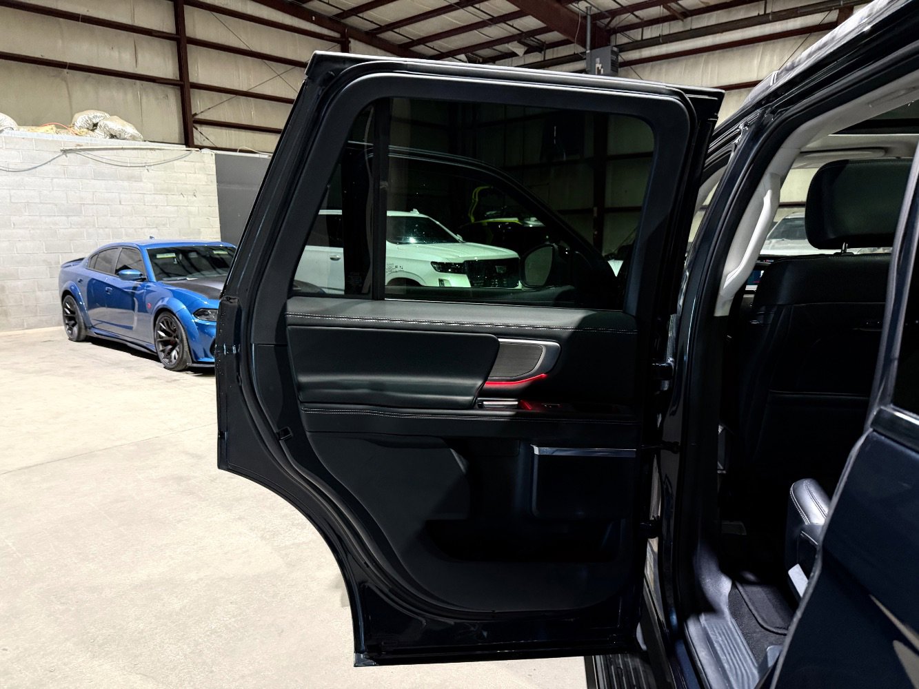 Used 2025 Ford Expedition Platinum AWD/4WD image 14