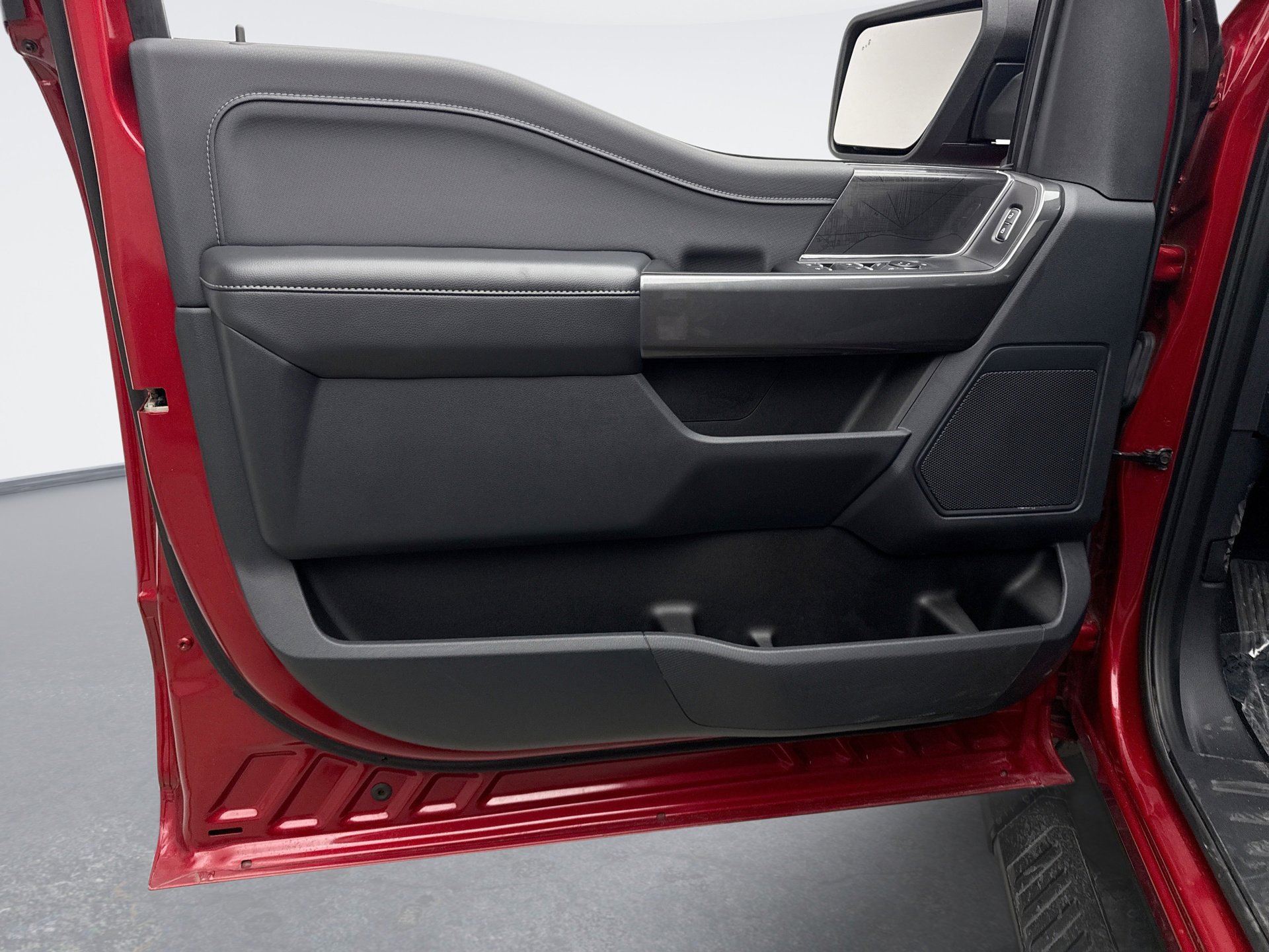 Used 2022 Ford F150 XLT w/ Equipment Group 302A High image 9