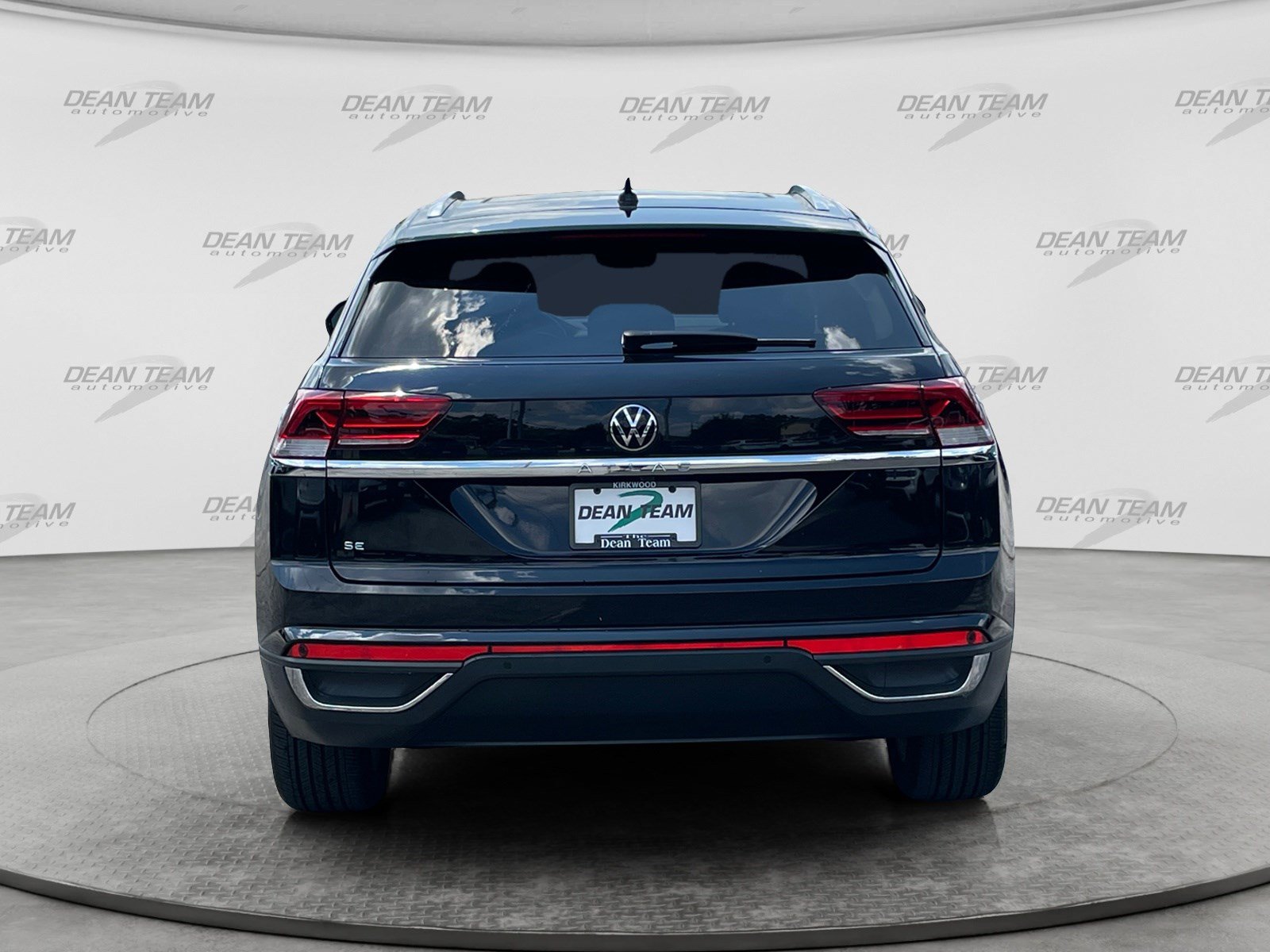 Used 2023 Volkswagen Atlas Cross Sport SE w/ Panoramic Sunroof Package FWD image 7