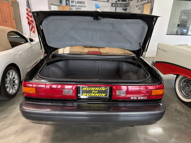 Used 1990 Lexus ES 250 FWD image 14