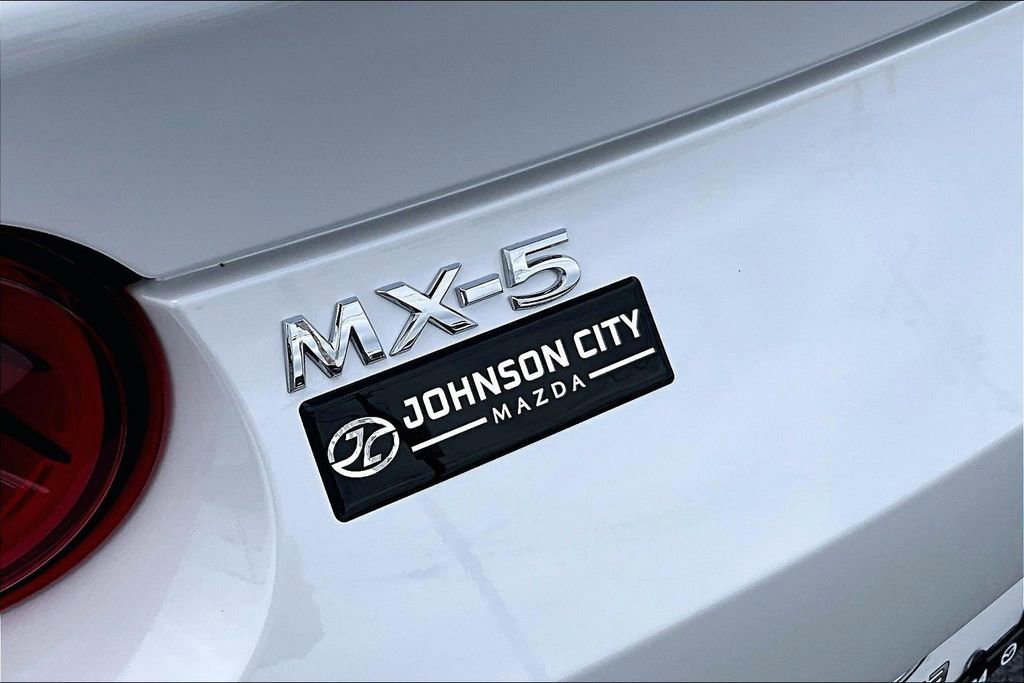 New 2026 MAZDA MX-5 Miata RF Grand Touring RWD image 17