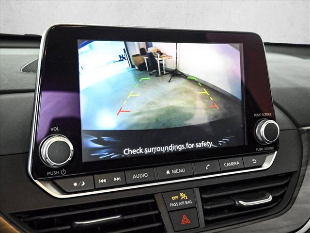 Used 2024 Nissan Altima 2.5 SV FWD image 14