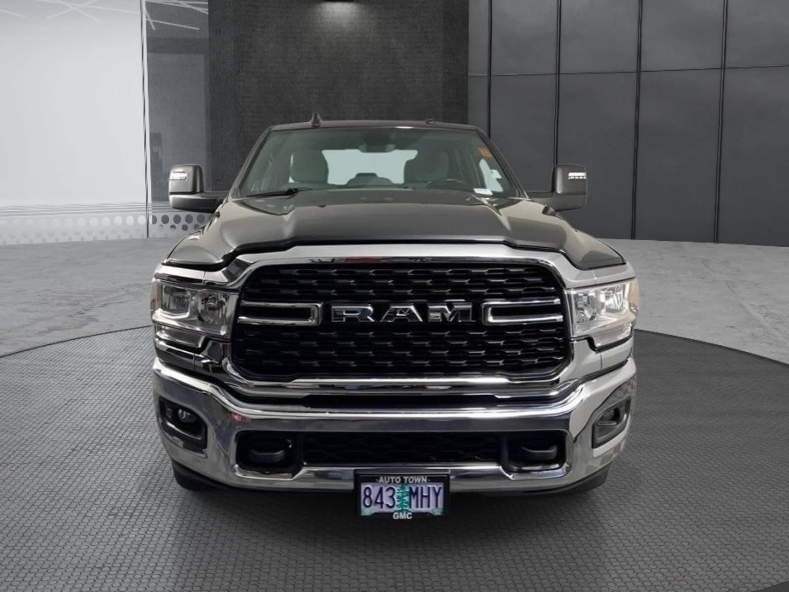 Used 2024 RAM 3500 Big Horn AWD/4WD image 2