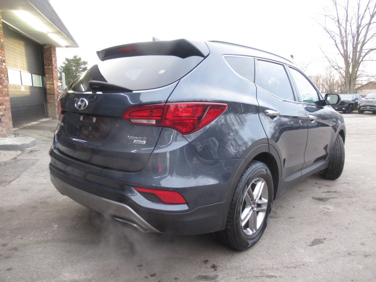Used 2017 Hyundai Santa Fe Sport image 9