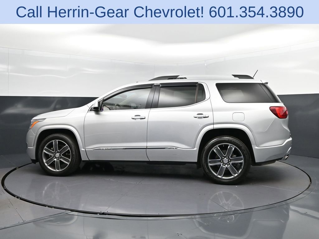 Used 2017 GMC Acadia Denali w/ Technology Package image 4