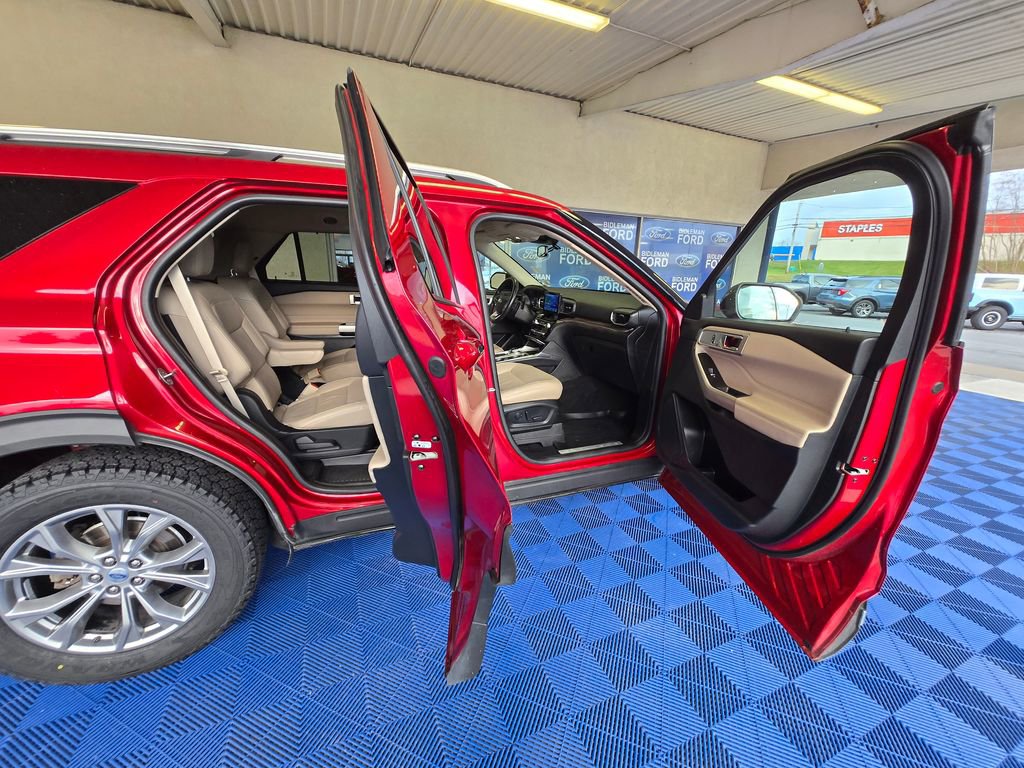 Used 2021 Ford Explorer Limited w/ Equipment Group 301A image 30