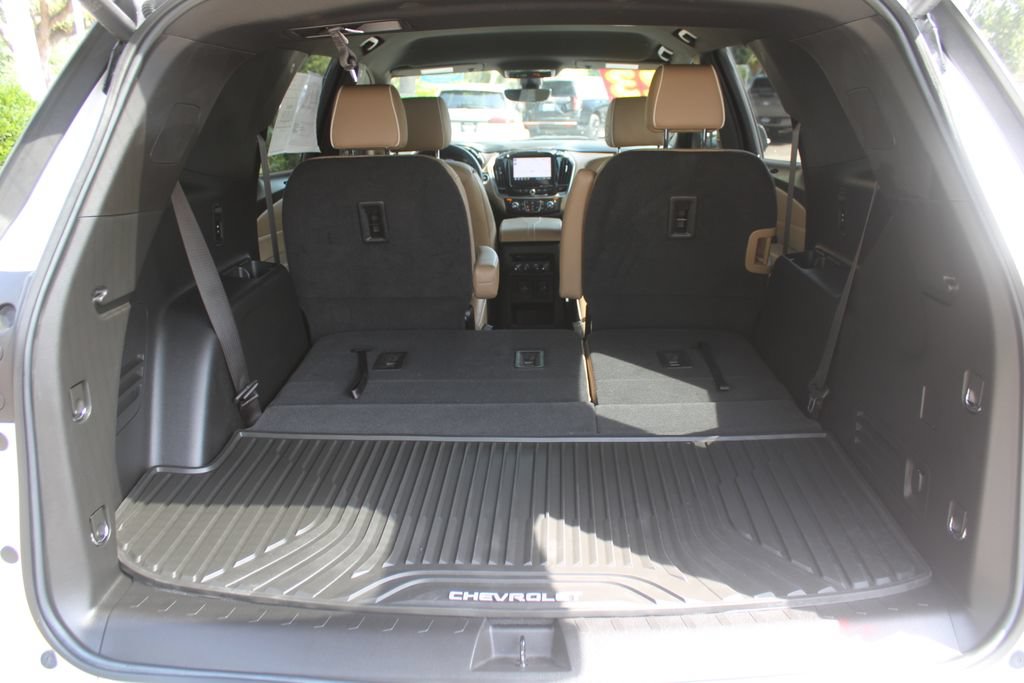Used 2023 Chevrolet Traverse Premier FWD image 10
