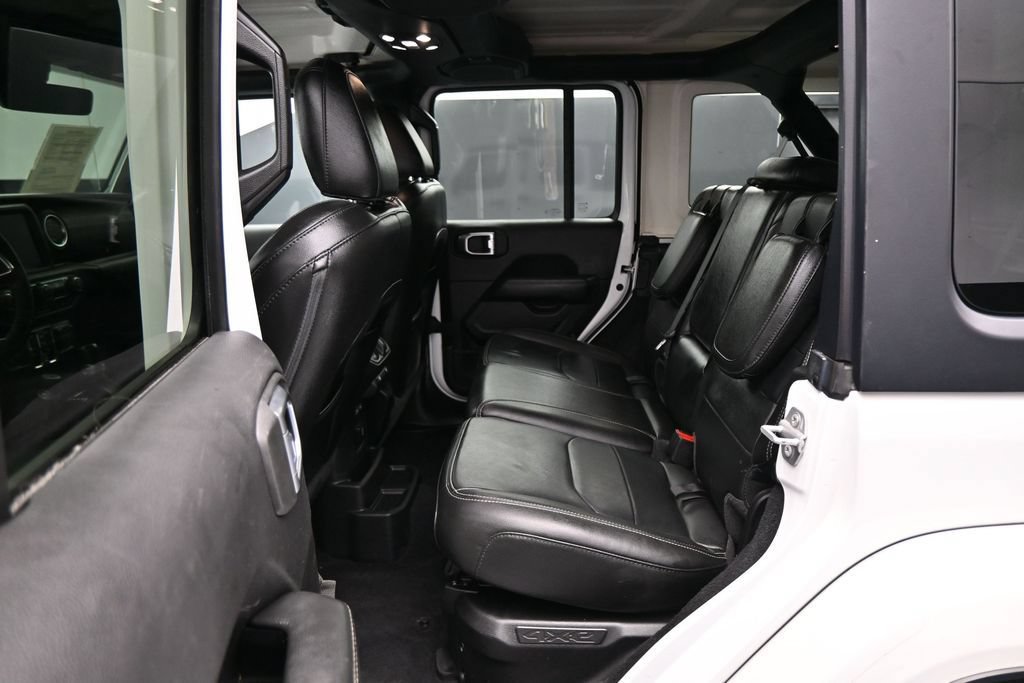Used 2022 Jeep Wrangler Unlimited Sahara w/ Cold Weather Group AWD/4WD image 25