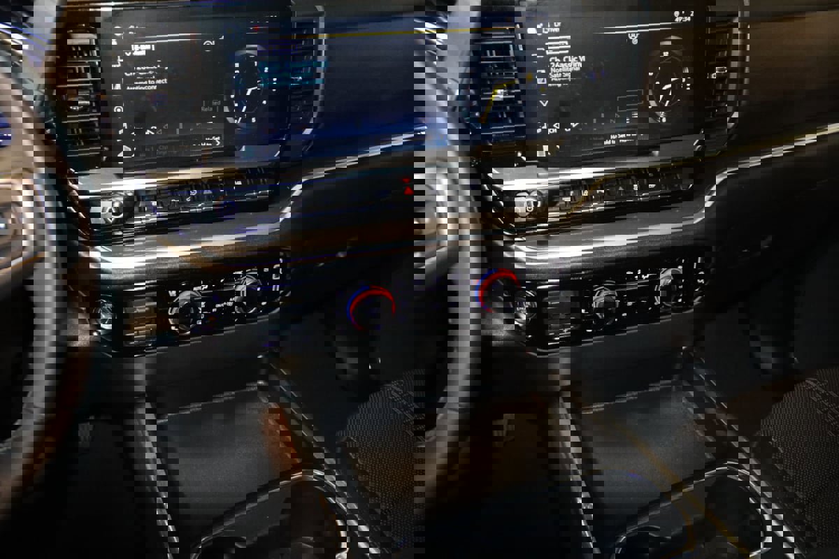 Used 2025 Chevrolet Silverado 2500 High Country w/ Technology Package image 50