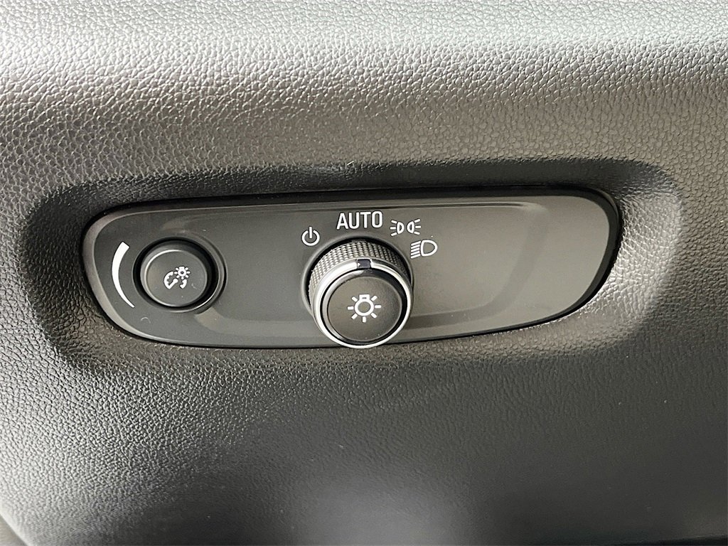 Used 2023 Chevrolet Traverse Premier image 10