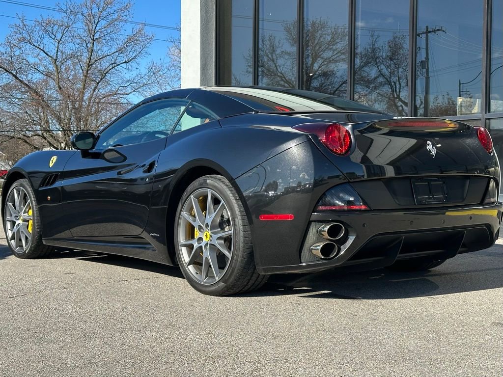 Used 2010 Ferrari California image 7