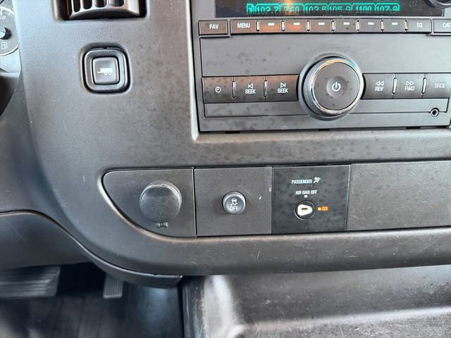 Used 2017 Chevrolet Express 2500 RWD image 24