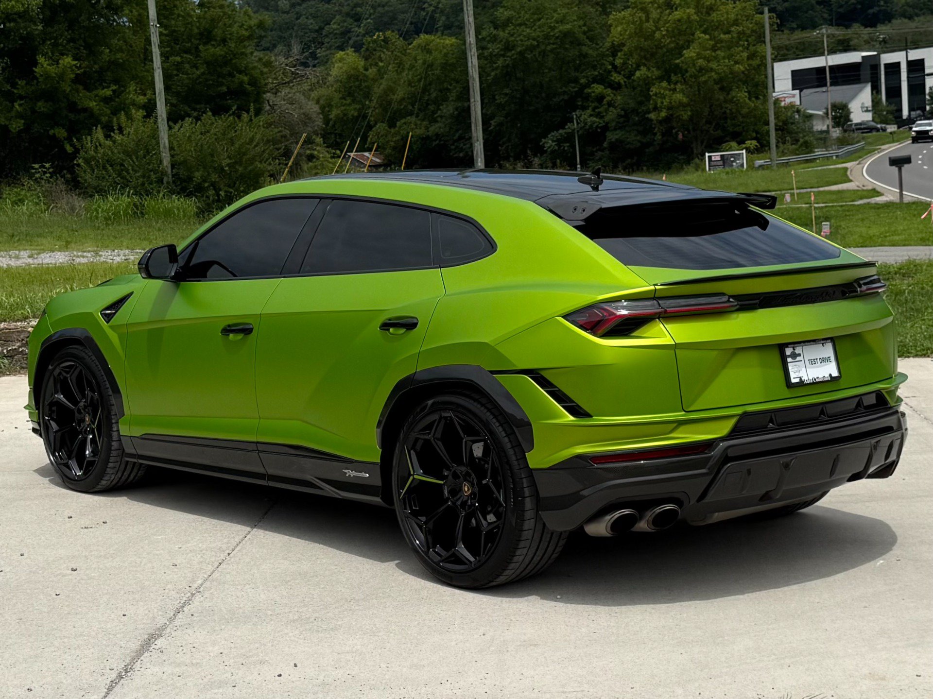 Used 2023 Lamborghini Urus Performante AWD/4WD image 4