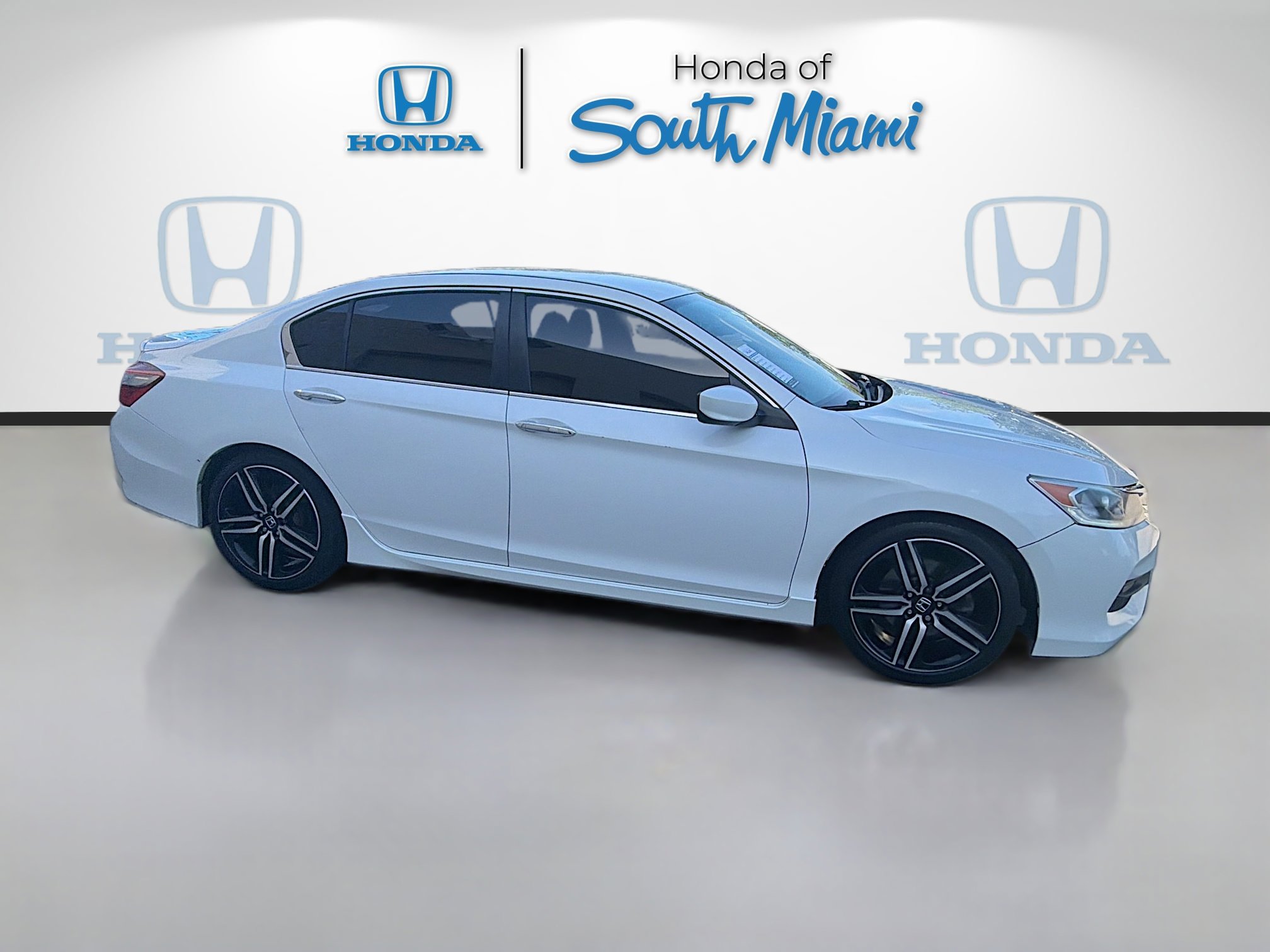 Used 2016 Honda Accord Sport image 8