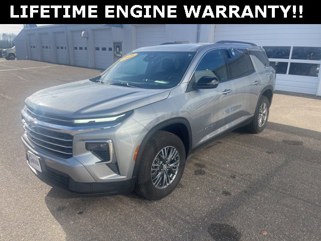 Used 2025 Chevrolet Traverse LT image 4