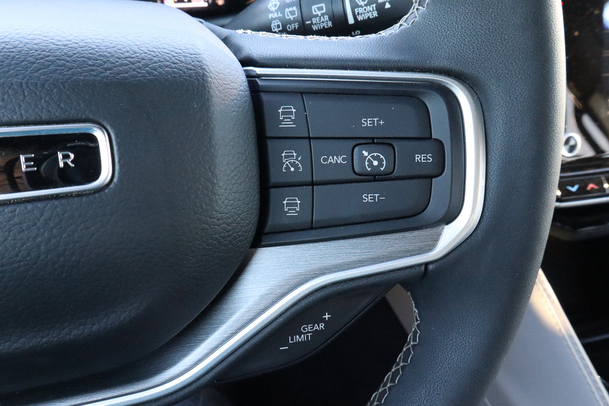 New 2025 Jeep Wagoneer w/ Premium Group I image 34