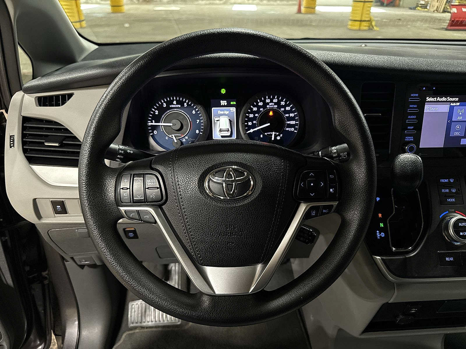Used 2020 Toyota Sienna LE w/ LE Preferred Package AWD/4WD image 19