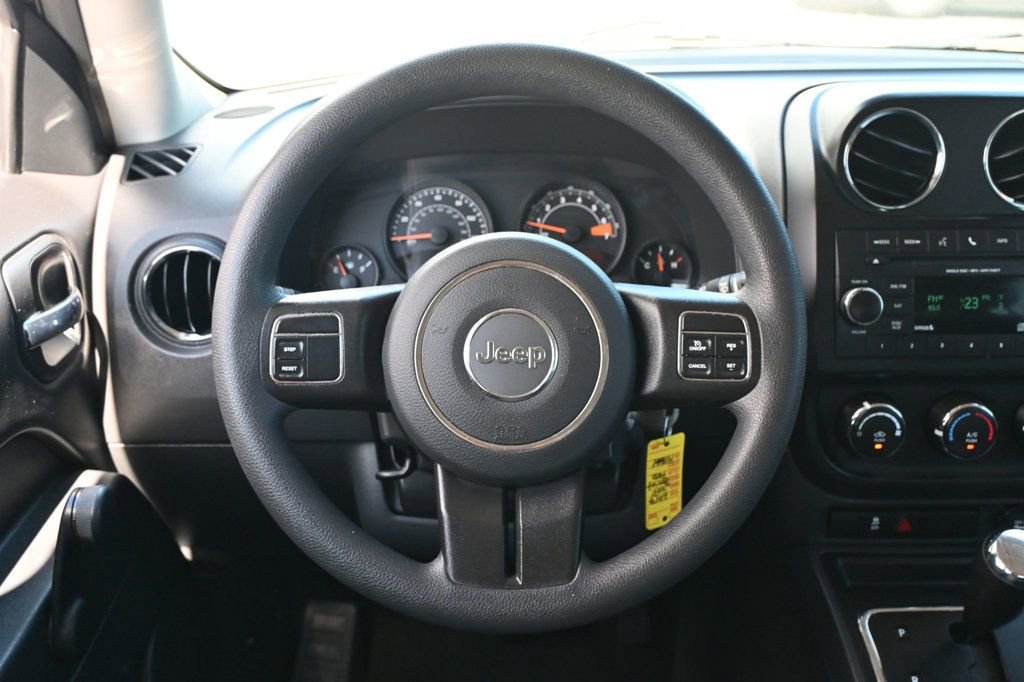 Used 2017 Jeep Patriot Sport FWD image 9