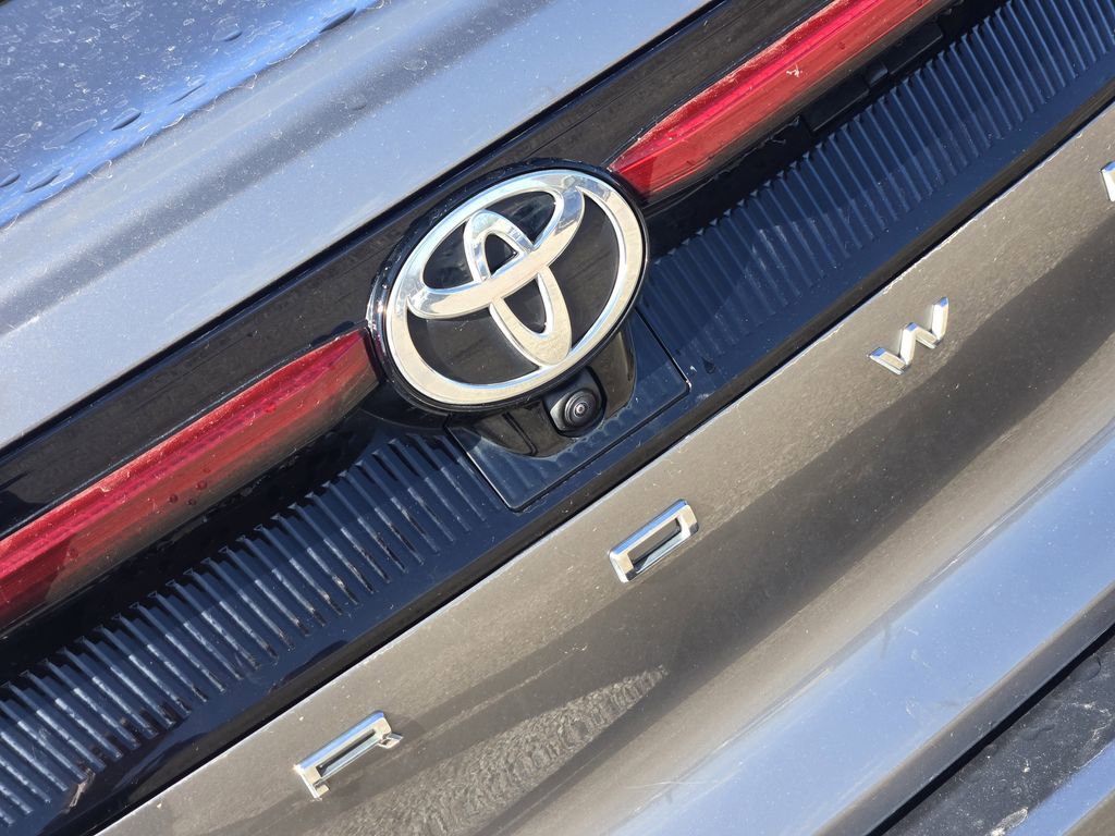 Used 2023 Toyota Crown Limited image 10