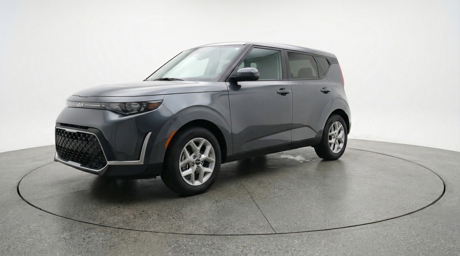 Used 2025 Kia Soul LX w/ LX Technology Package FWD image 3