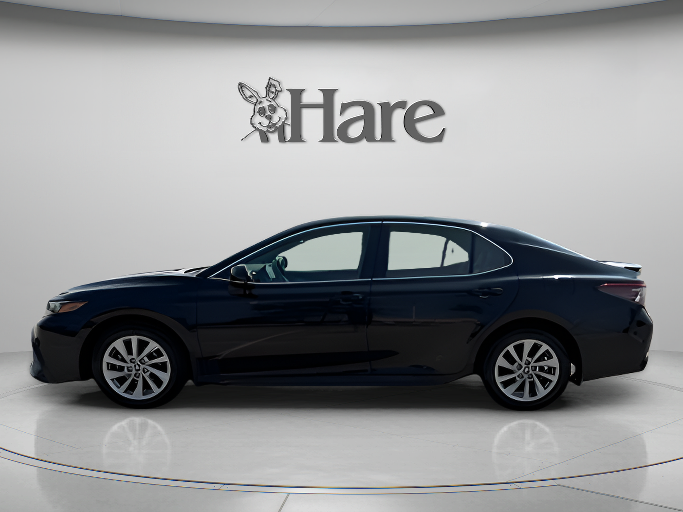 Used 2024 Toyota Camry SE FWD image 2