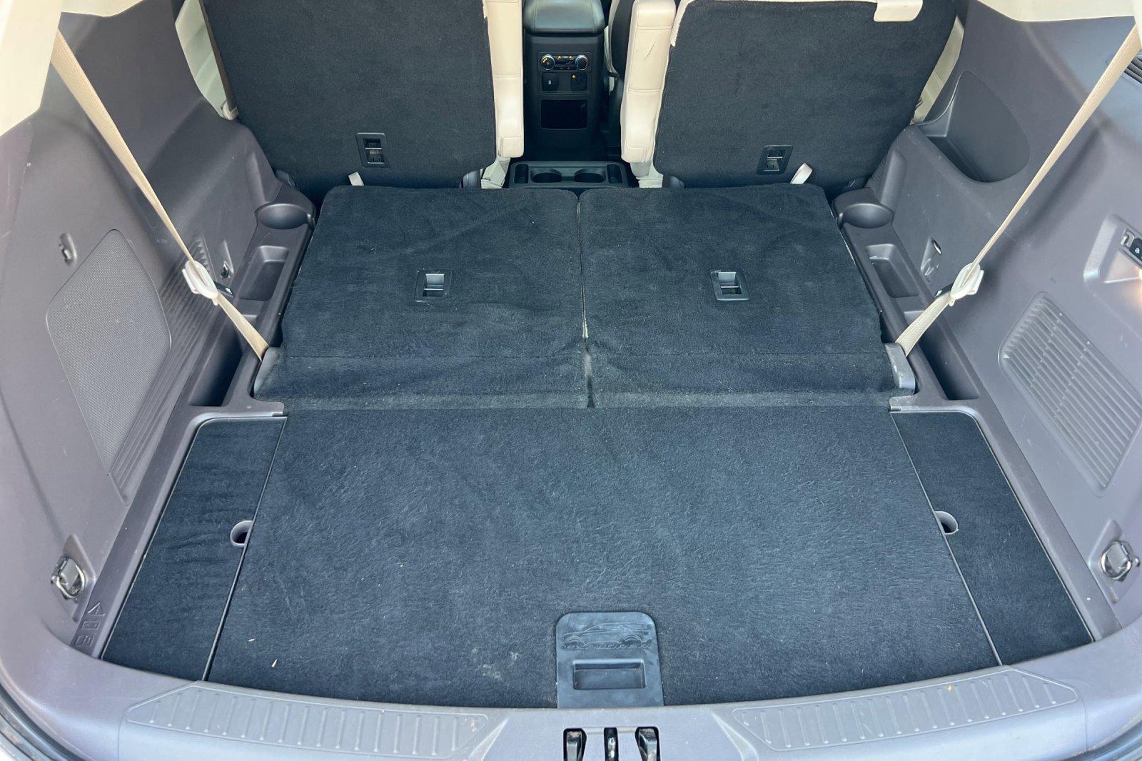 Used 2020 Ford Explorer Platinum w/ Premium Technology Package image 16