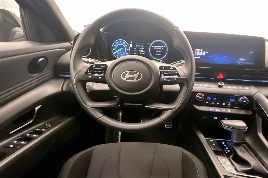 Certified 2025 Hyundai Elantra SEL image 4