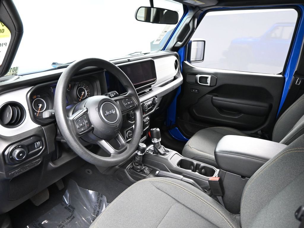 Used 2025 Jeep Wrangler Sport image 8
