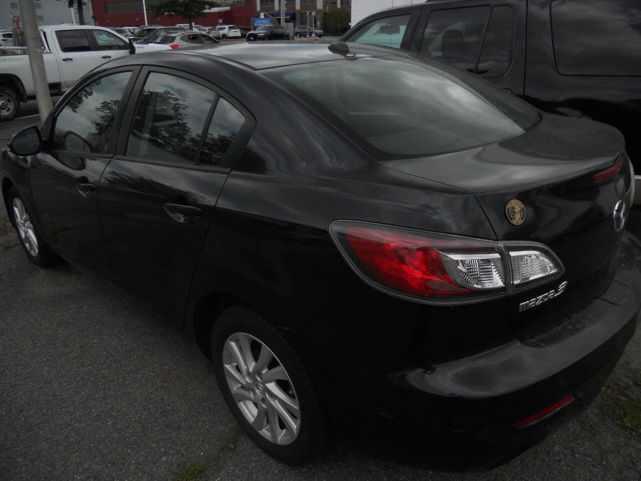 Used 2012 MAZDA MAZDA3 i Grand Touring w/ Tech Pkg image 4