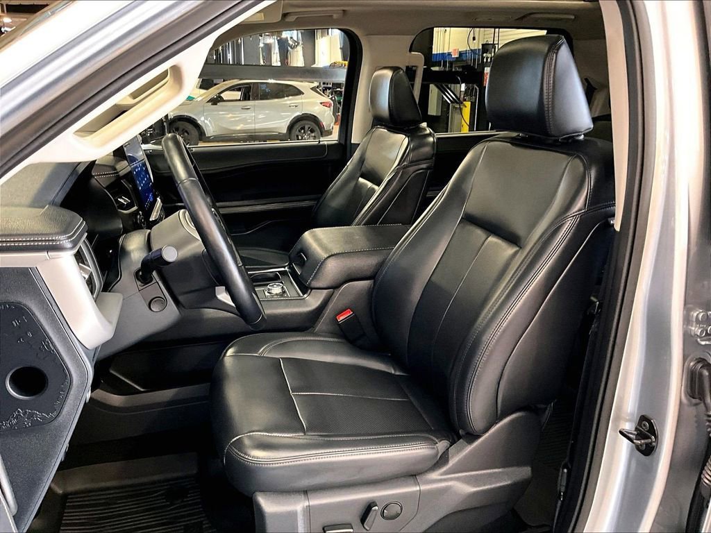 Used 2024 Ford Expedition XLT AWD/4WD image 10