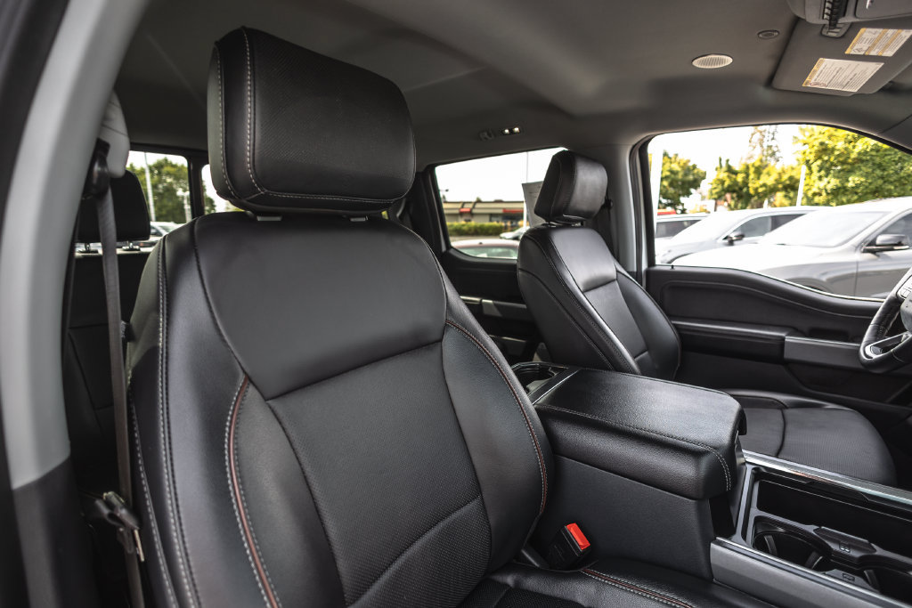Used 2023 Ford F350 Lariat w/ Lariat Ultimate Package AWD/4WD image 29