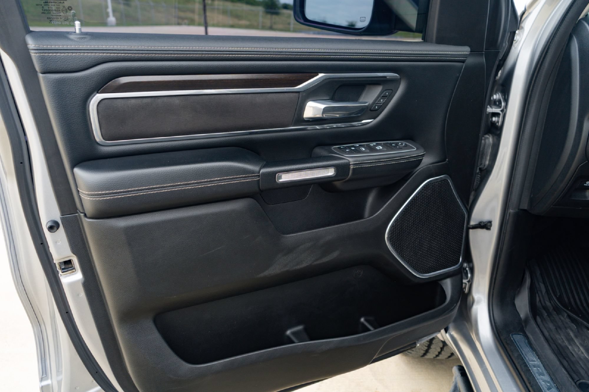 Used 2022 RAM 1500 Laramie AWD/4WD image 20