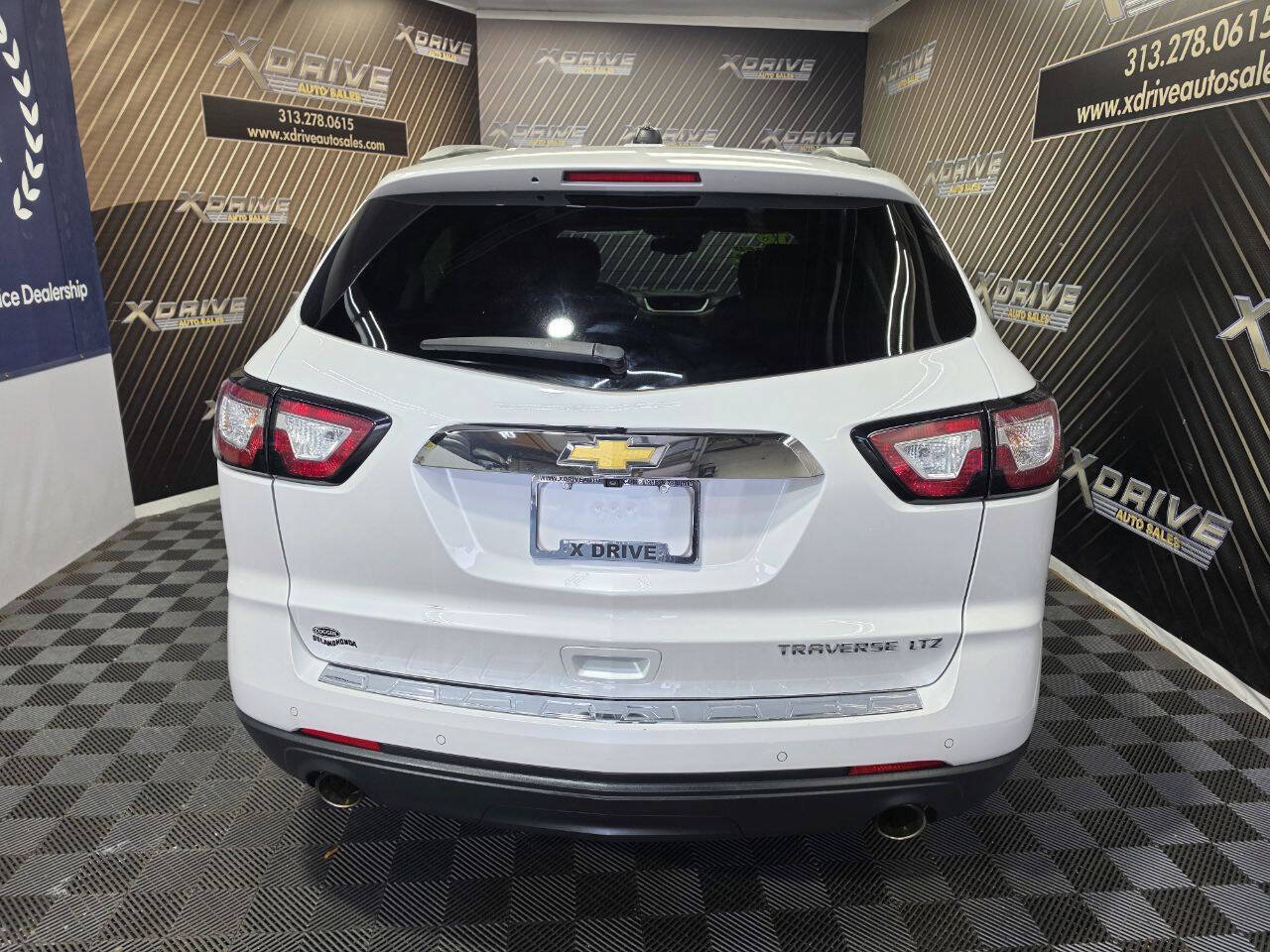Used 2016 Chevrolet Traverse LTZ FWD image 7