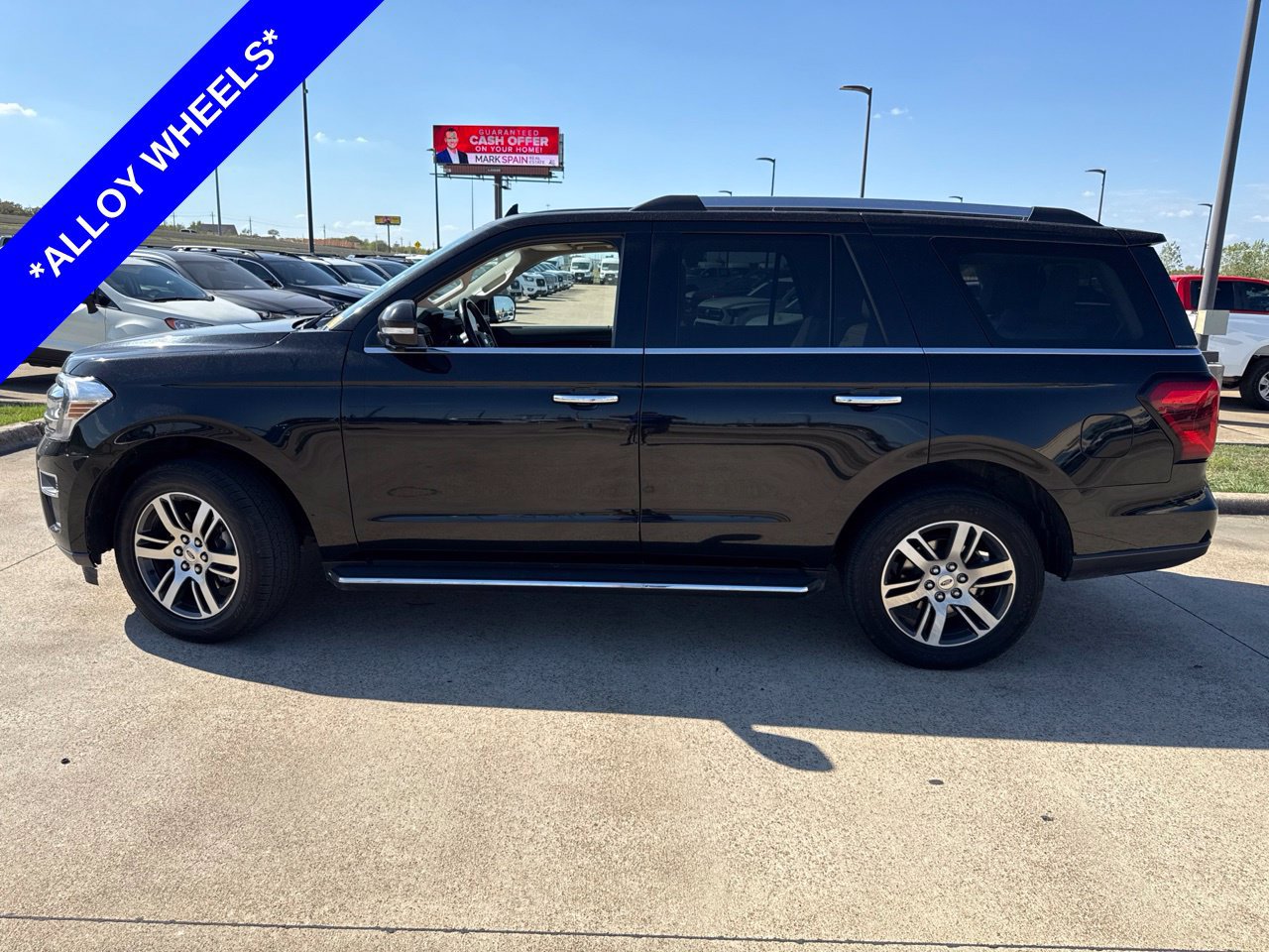 Used 2023 Ford Expedition Limited AWD/4WD image 3