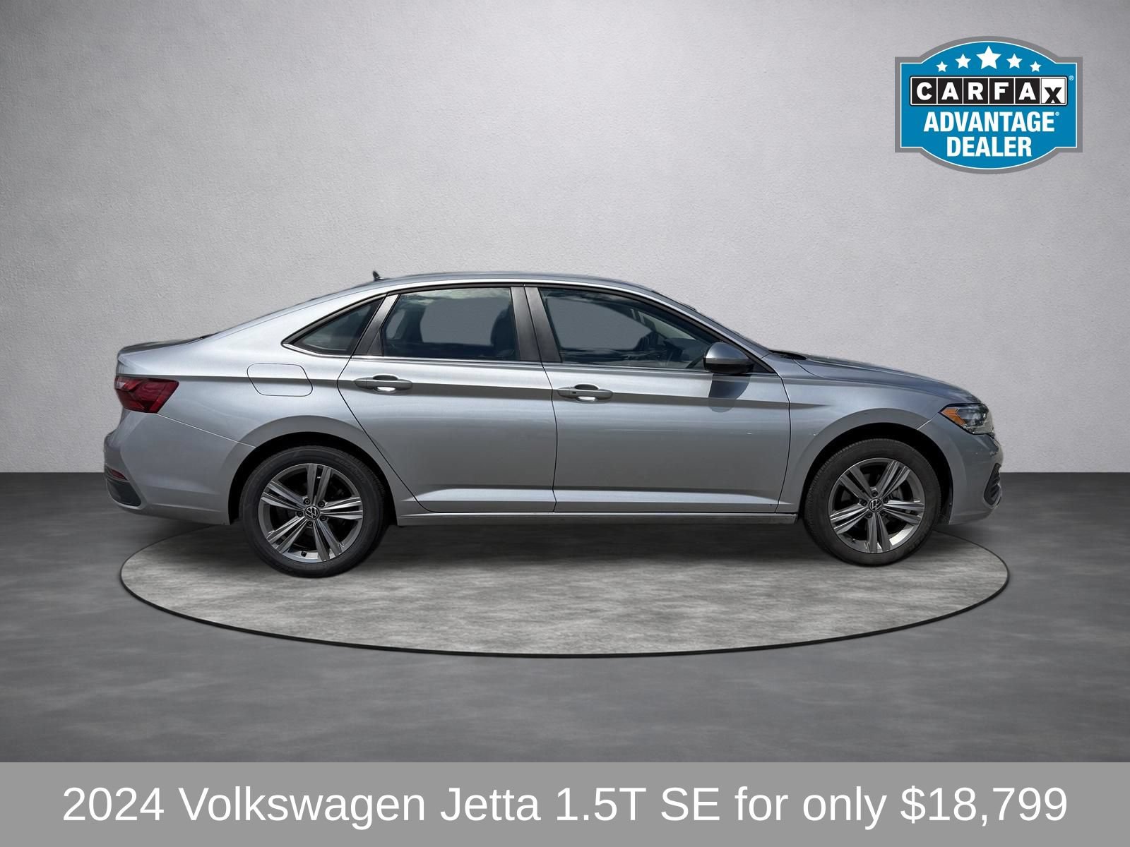 Used 2024 Volkswagen Jetta SE FWD image 2