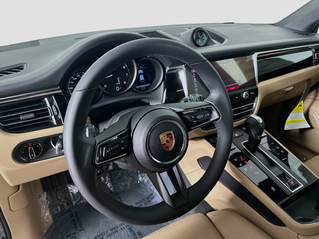 Certified 2026 Porsche Macan AWD/4WD image 12