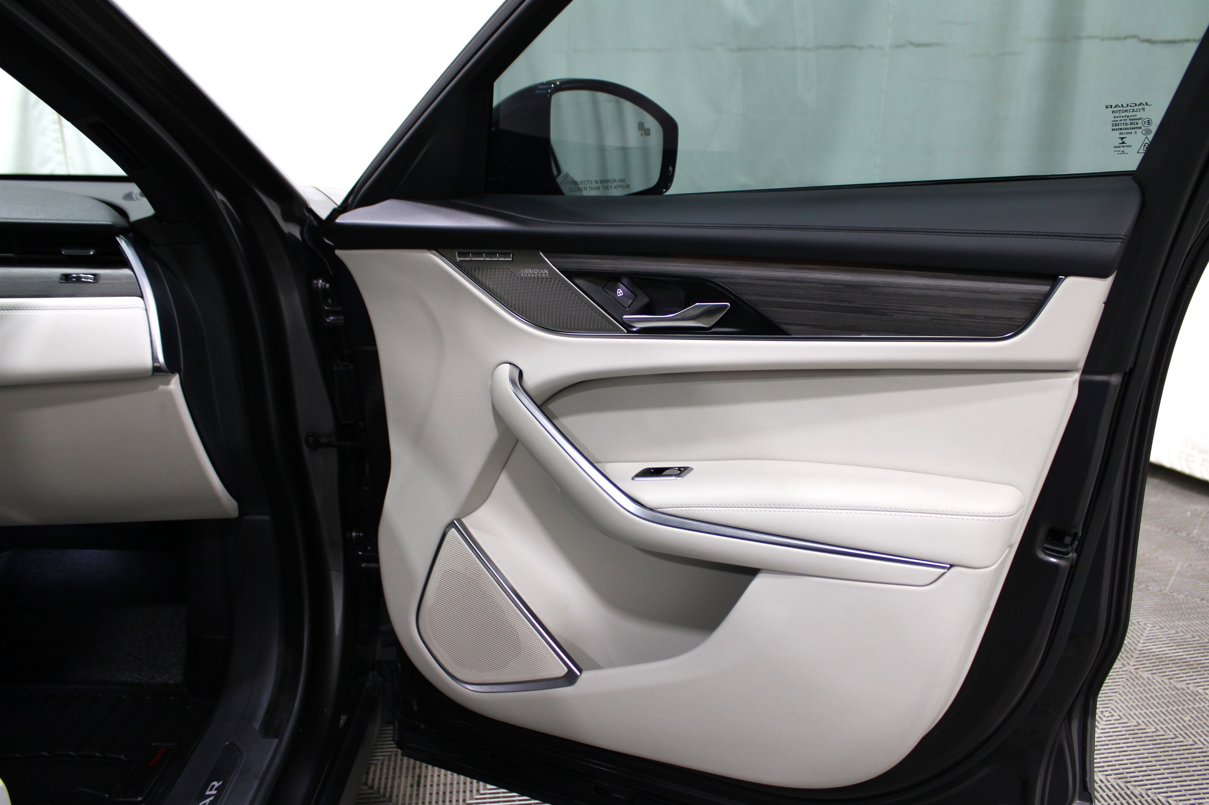 Used 2022 Jaguar F-PACE S image 30