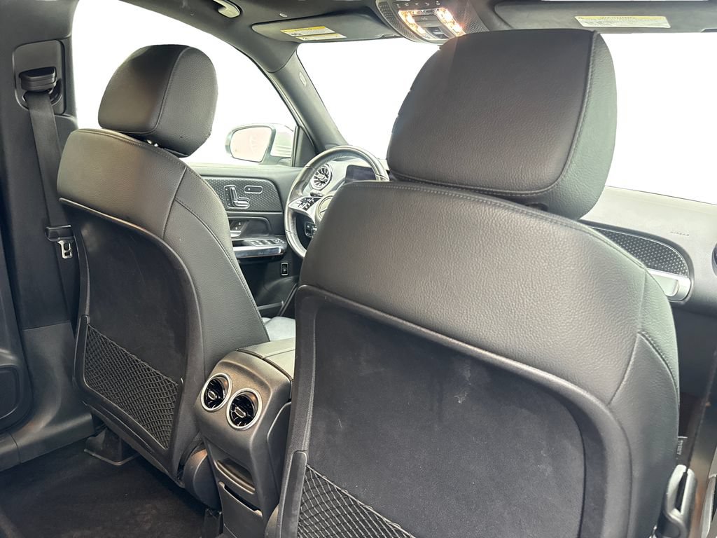 Used 2025 Mercedes-Benz GLB 250 4MATIC image 40
