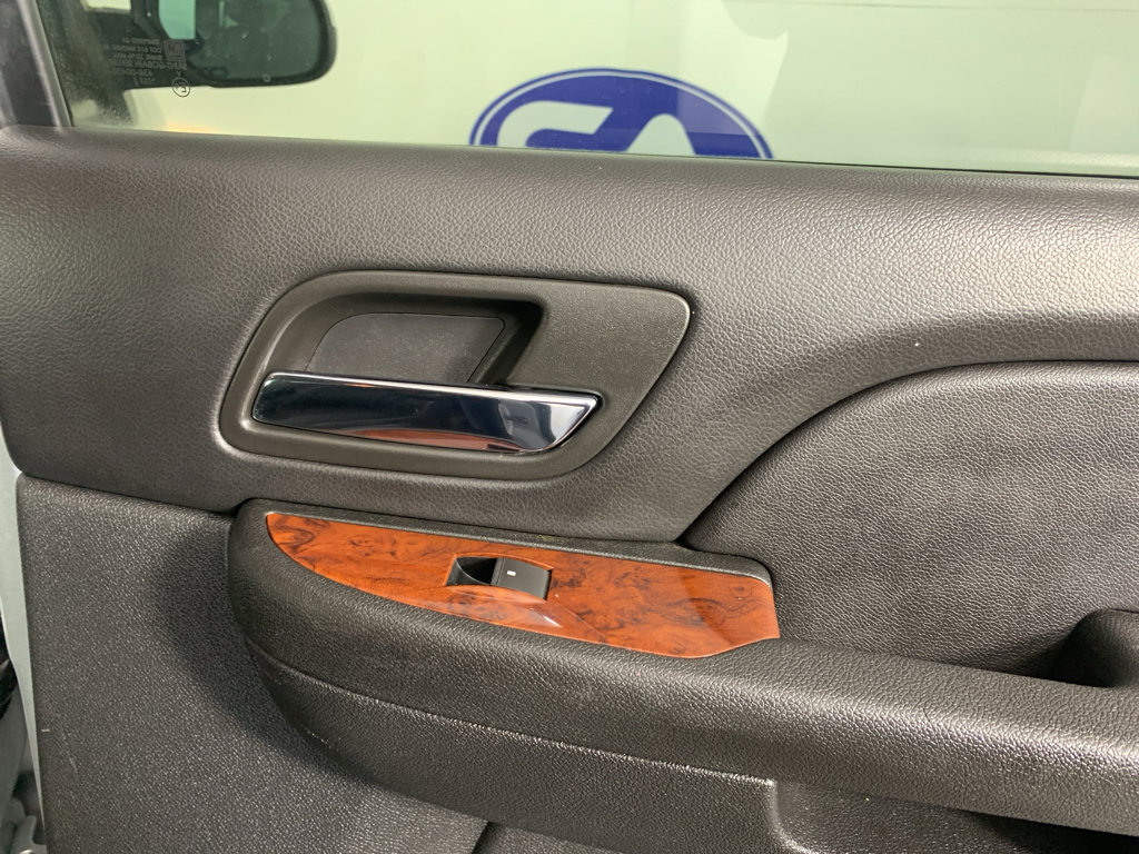 Used 2013 Chevrolet Suburban LT image 36