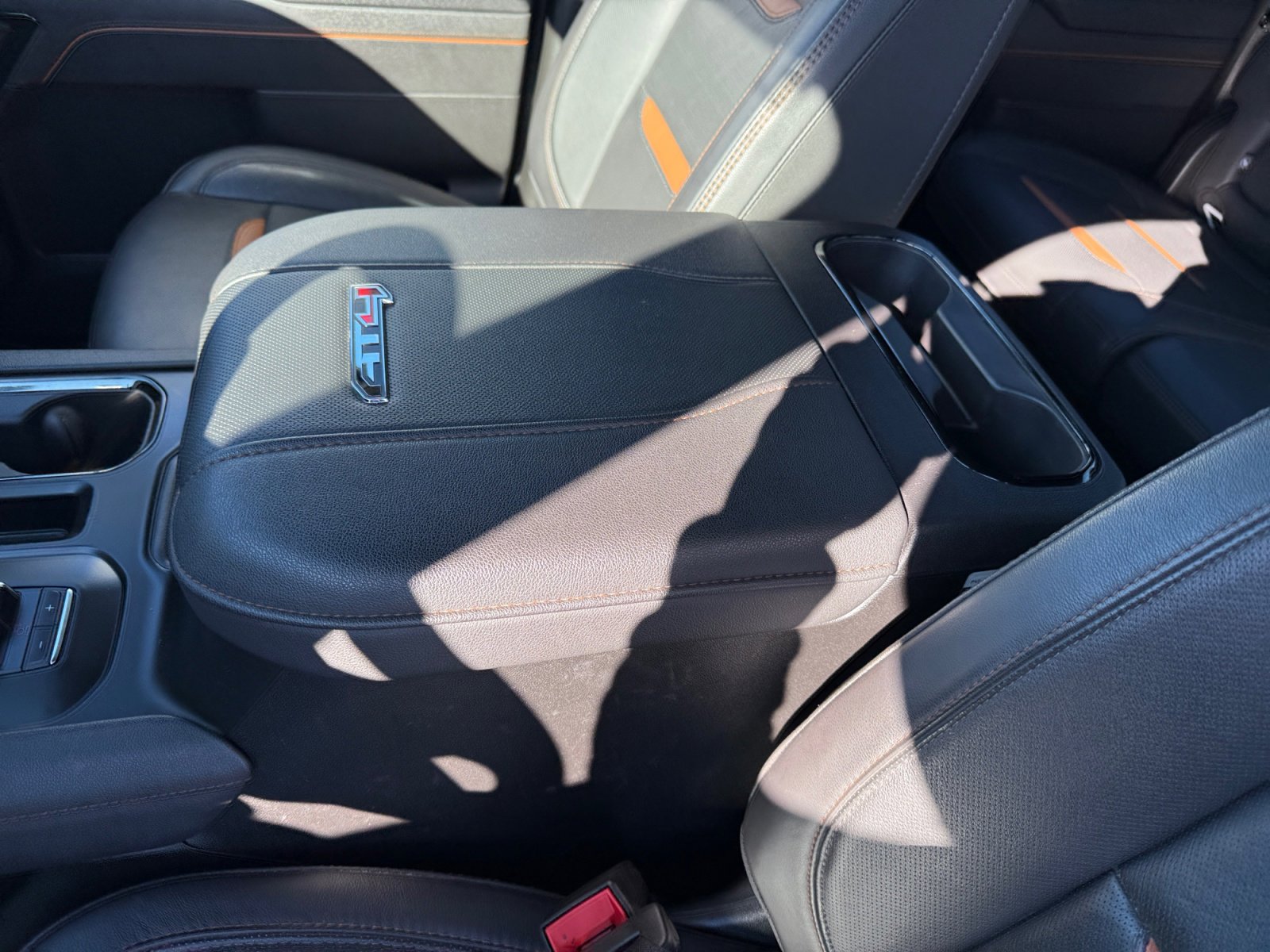 Used 2025 GMC Sierra 2500 AT4 image 14